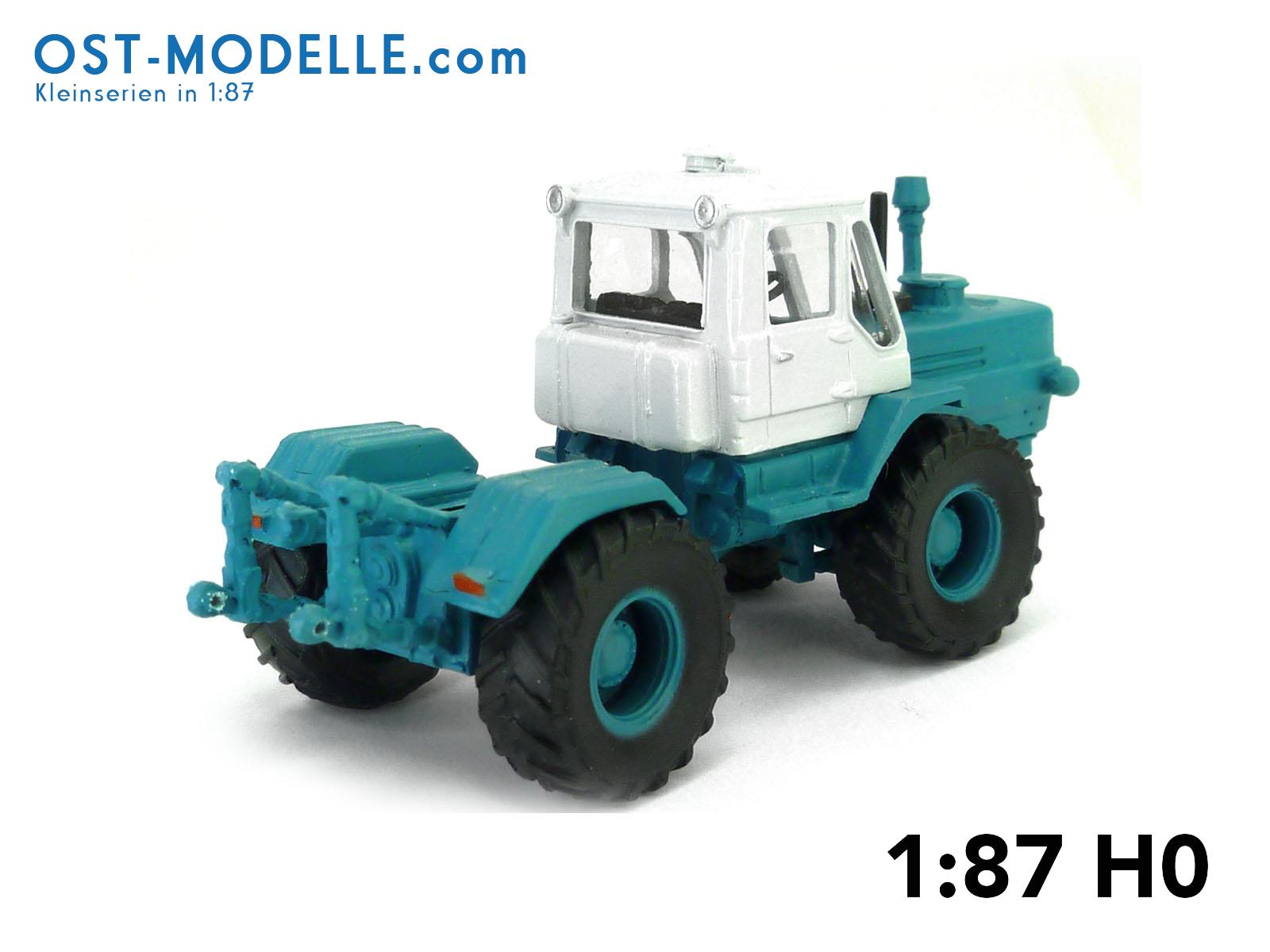 Traktor T150-K turkisblau weiß